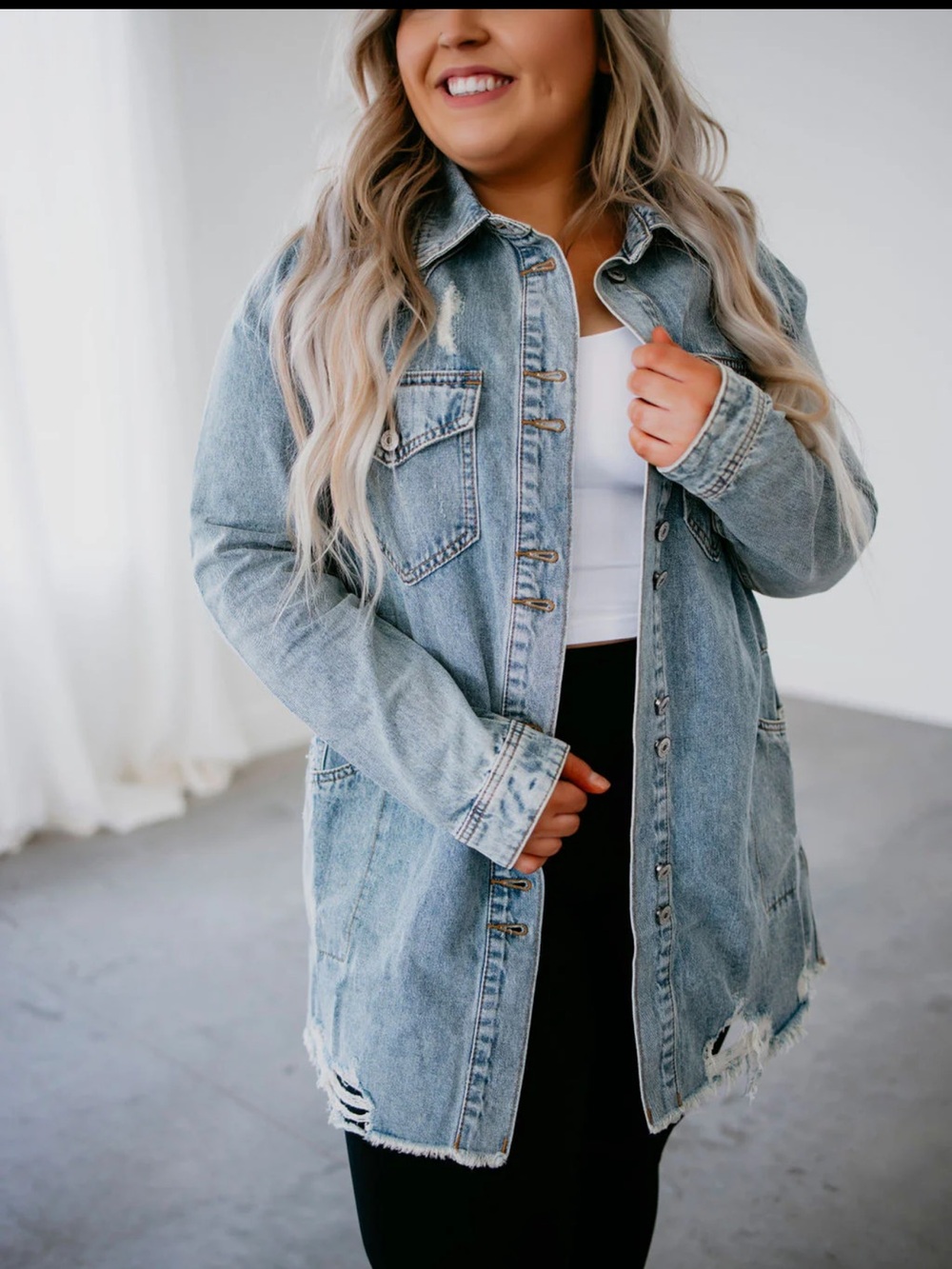 Veveret Denim Jean Shacket Jacket Size Medium Medium Wash Distressed Button Down